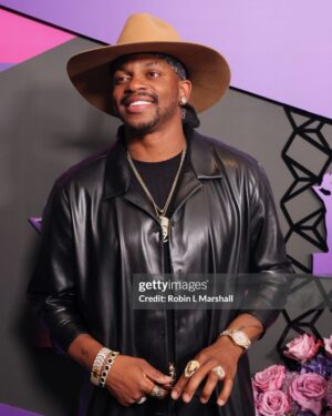 Jimmie Allen Instagram - @hollywoodunlocked Impact Awards last night was incredible.  Shout out to @theonlyjasonlee and the rest of the team. 🤙🏽