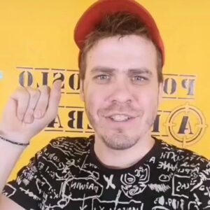 Jimmy Álvarez Instagram - Aquí aprendiendo cosas de internet jajajaja #work #magia #pongamosloaprueba