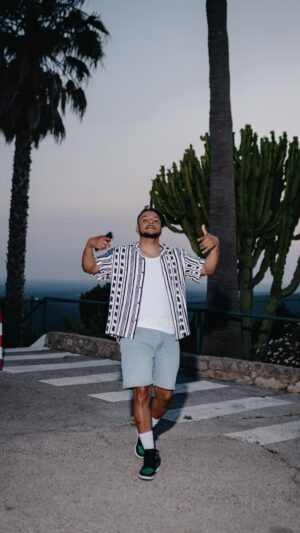 Jimmy P Instagram - Bom bom é ter parceiros que nos levam aos nossos destinos de sonho! Mais um ano a viajar e fazer férias com os melhores @solferias_operadorturistico obrigado 🫡

Qual é o vosso destino de sonho? 💭