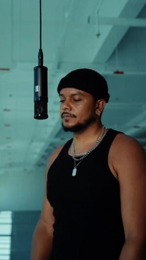 Jimmy P Instagram - GO AWAY já disponível! Corram la para o Spotify 🎧 Sigam-me por lá e partilhem com os vossos 🙏🏽

Próximos concertos: 
29 de Novembro - PORTO 
30 de Novembro - MIRANDELA 
1 de Dezembro - LEIRIA 
2 de Dezembro - FIGUEIRA DA FOZ 
5 de Dezembro - LISBOA 
8 de Dezembro - BARCELOS
9 de Dezembro - ENTRONCAMENTO 
16 de Dezembro - POMBAL
22 de Dezembro - OVAR 

* Bilhetes 🎫 🎟️ para concertos no link da bio! 
 * Mais datas a anunciar brevemente

Obgd @idb.lisboa 🏢
🎥 @diiogoalmeiida 
🎙️ @thechild.intotheoldage