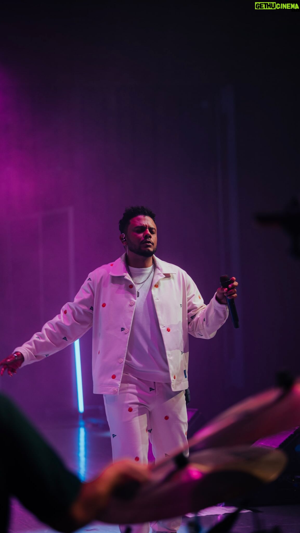 Jimmy P - 3 Likes - Ontem foi o Amor que encheu a Casa da Música. Este é daqueles momentos que nos fazem ter certeza e orgulho no propósito que decidimos honrar.
Obgd a todos vocĆŖs por esta noite abenƧoada š¤
Próximas datas:
Hoje - Centro Cultural de Mirandela
1 Dez. - Teatro José Lúcio da Silva, Leiria
5 Dez. - Teatro Maria Matos, Lisboa
8 Dez. - Theatro Gil Vicente, Barcelos (duas sessƵes)
9 Dez. - Cineteatro São João, Entroncamento
16 Dez. - Jardim do Cardal, Pombal
22 Dez. - Centro de Arte de Ovar
š¹ @bfjcorreia