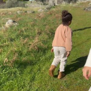 Jimmy P Instagram - 1 - Em modo apertem os cintos porque em breve o Papá está de volta. 
2 - Conectar com as danças ancestrais 
3 - 08AM in Paris
4 - #NOFILTER #ALLNATURAL
5 - @silviaaplacido e o filho mais novo 
6 - 
7 - As manas com o mais novo 
8 - Melhor livro que li este ano 
9 - em estúdio com os bruxos @gerson_marta e @elconductor 
10 - pai orgulhoso 
11 - eu e cão que eu jurei que nunca ia ter parte 1
12 - novos projetos 
13 - eu e cão que eu jurei que nunca ia ter parte 2