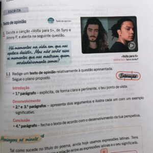 Jimmy P Instagram - Quando andava no secundário, rezava para que um dia os meus professores chegassem à sala de aula e dissessem “Hoje vamos estudar letras do Chullage, do Kilú ou do Boss AC”. Nunca aconteceu…

Os tempos mudaram, e há cada vez mais artistas a terem a suas obras debatidas nas escolas. Esta é a terceira vez que tenho obras publicadas em manuais escolares: Entre as Estrelas, Abensonhado, e agora Volta Pra Ti com o meu irmão @syromusic produzida pelo @thechild.intotheoldage 

Fizemos bonito meus putos 🖤

Viemos para mudar a narrativa 🥷