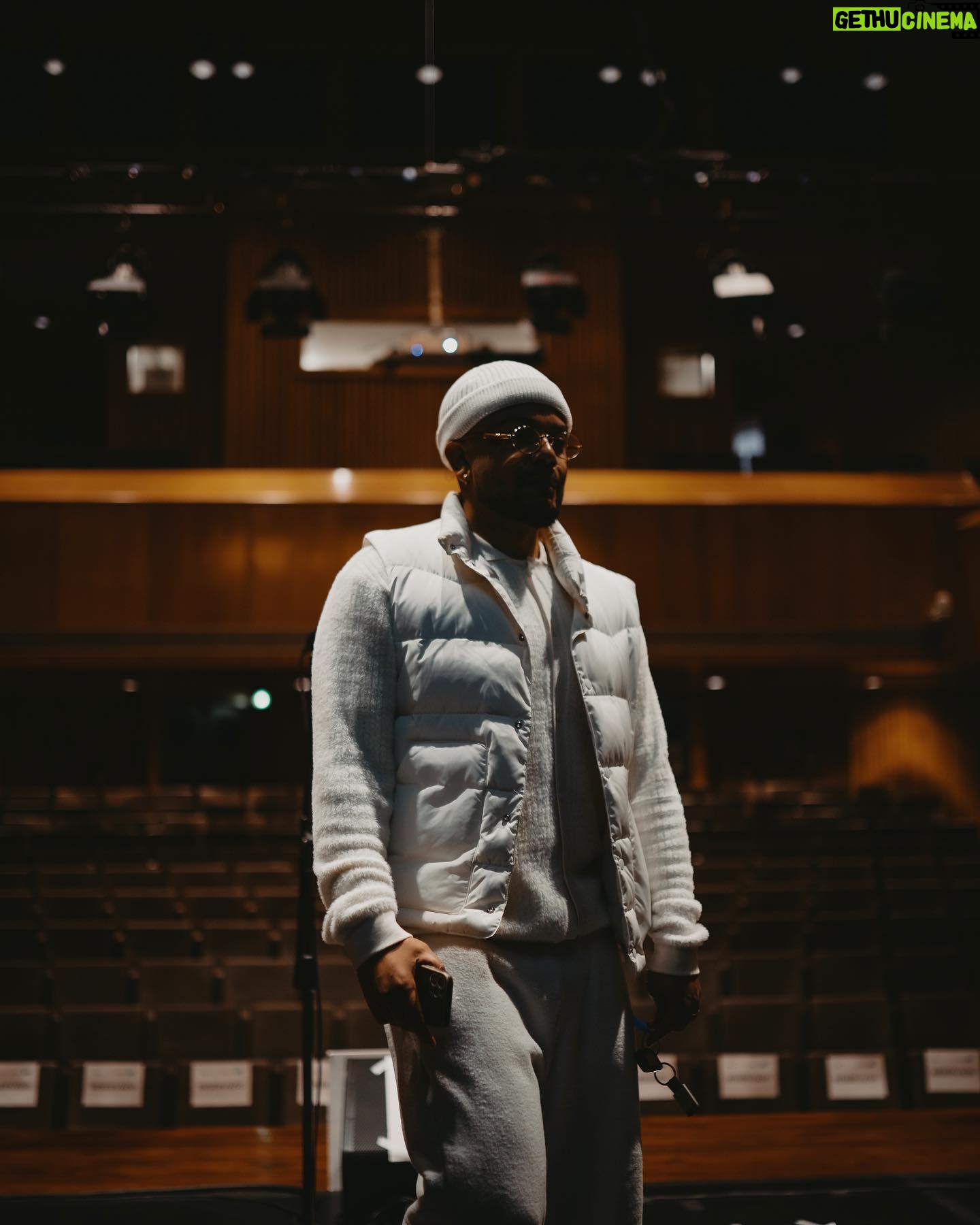 Jimmy P - 3 Likes - Ensaios feitos, tudo pronto! O 1º concerto da Tour de Natal é precisamente daqui a 2 semanas na @casadamusicaporto !!!
Que músicas gostavas de ouvir nesse dia no dia 29? 🎶 Comenta aqui ⬇️
🎫 Bilhetes na bio 🎫