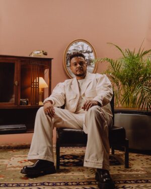 Jimmy P Instagram - 🌻 GIRASSOL 🌻 Disponível às 00h00 no Spotify // às 09h00 no YouTube 🙏🏽 #girassol 

Joga um 🌻 por todas as pessoas na tua vida que merecem uma homenagem 🌻