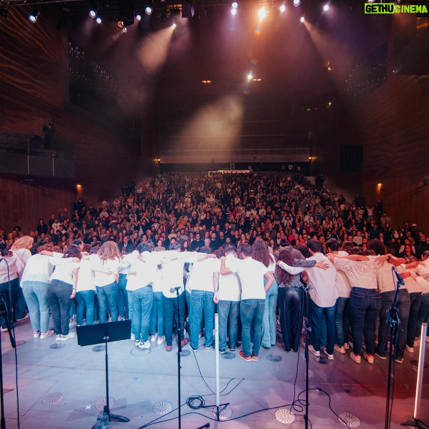 Jimmy P - 3 Likes - “Deixar que as trevas vençam? Jamais!”
Próximas datas:
5 Dez. - Teatro Maria Matos, Lisboa
8 Dez. - Theatro Gil Vicente, Barcelos (duas sessões)
9 Dez. - Cineteatro São João, Entroncamento
16 Dez. - Jardim do Cardal, Pombal
22 Dez. - Centro de Arte de Ovar
@contosdapraca @frontal.360 @originalsanjo
📹 @bfjcorreia