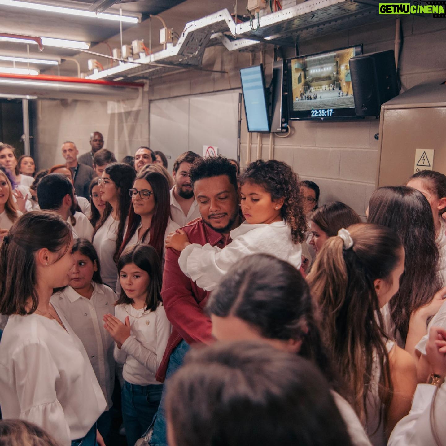 Jimmy P - 3 Likes - “Deixar que as trevas vençam? Jamais!”
Próximas datas:
5 Dez. - Teatro Maria Matos, Lisboa
8 Dez. - Theatro Gil Vicente, Barcelos (duas sessões)
9 Dez. - Cineteatro São João, Entroncamento
16 Dez. - Jardim do Cardal, Pombal
22 Dez. - Centro de Arte de Ovar
@contosdapraca @frontal.360 @originalsanjo
📹 @bfjcorreia