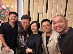 Jin Gang Instagram - 澳門的家人一起過中秋，感覺很溫馨！謝謝媽咪❤️❤️❤️