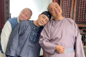 Jin Gang Instagram - 今晚大結局了…捨不得…..
😭😭😭

#狀王之王
#宋世傑 @vincentwong07 
#玲瓏 @elaine_yiu 
#小鳳 @dadadawongx 
#何大人 @fatchung816 
#阿九 我本人
