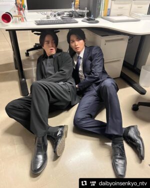 Jin Shirasu Instagram - 明日は『大病院占拠』第9話
物語もいよいよ佳境。

放送終了後には
Huluオリジナルストーリー
『大病院占拠前 the night before』
が配信されます。
大病院占拠の計画を思いつく、きっかけとなる物語。
Huluにて
前編3/11(土)9話終了後〜
後編3/18(土)最終話終了後〜
見てね👹

#大病院占拠
#大病院占拠前

#Repost @daibyoinsenkyo_ntv
