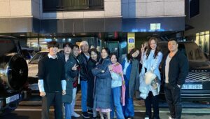 Jin Sun-kyu Instagram - 너무나도 행복했던 3일간의 단편촬영~~!!

이렇게 재밌을 일이야~~??^^!!

모두모두 고생하셨습니다!!!!!

얼른 보고싶네요~~영화를!!

종준선배님 제신선배님 용이형님 희정누님 정연이 의식이 소현이 하랑이 우리의감독 희준이 특출해주신 혜정이 명행이!!!!! 그리고 촬영,조명,미술, 소품, 연출, 동시,연출,  제작팀들 장소협찬 영준이네. 그리고 응원와서 출연해주신 분들 모두너무나도 고생했어요~~!! 행복했습니다~~!!

#직사각형삼각형