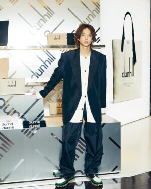 Jin Suzuki Instagram - .
「Legacy Collection 」
@dunhill の伝統を讃える新作。
世界発売に先駆けて、日本で先行発売。

1月12日〜2月15日まで阪急メンズ大阪1Fで
ポップアップストアを開催。是非。

 #dunhill 
 #dunhilllegacy