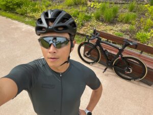 Jin Tae-hyeon Instagram - 서울 복귀하자마자 ride 🚴🏾 

#로드 #라이딩 #자전거 #로드바이크
