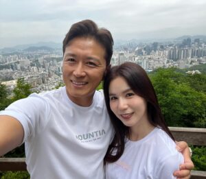 Jin Tae-hyeon Instagram - 안녕하세요 진태현 입니다
제주 생활중 잠시 시간을 내어 서울에 다녀왔습니다 👍🏾
곧 서울로 다시 완전 돌아가지만 잠시 다녀온 추억이
색다르고 설레고 즐거웠습니다 

마운티아와 굿윌스토어 그리고 밀알과 함께 장애인들을 위해 
8000만원에 가까운 의류 기부행사를 멋진 참가자들과 함께 했습니다
이웃을 생각하고 나누고 잠시 들여다보는것은 참 행복한거 같습니다

모두 주변을 잠시 돌아봅시다 
그럼 자신이 사랑이 많은 사람이라는것을 깨닫게 될겁니다 🤍

#럽스타그램 #부부스타그램 #등산 #마운티아 #밀알복지재단 #굿윌스토어 #기부 #나눔 #도네워크 

그리고 우리 매니져들 총출동 했는데 왜 사진을 안쥬니? #ㅋㅋㅋㅋㅋㅋㅋㅋㅋㅋㅋㅋㅋㅋㅋㅋ 대표님이 제일 열심히 찍지 않았어요? ㅋㅋㅋㅋㅋㅋㅋㅋㅋㅋㅋㅋㅋㅋㅋ

등산 함께한 우리조 마운티아 임직원분들 좋은 추억 감사합니다
가을에 한라산? ㅎㅎㅎ 👍🏾👍🏾😮😮🔥🔥