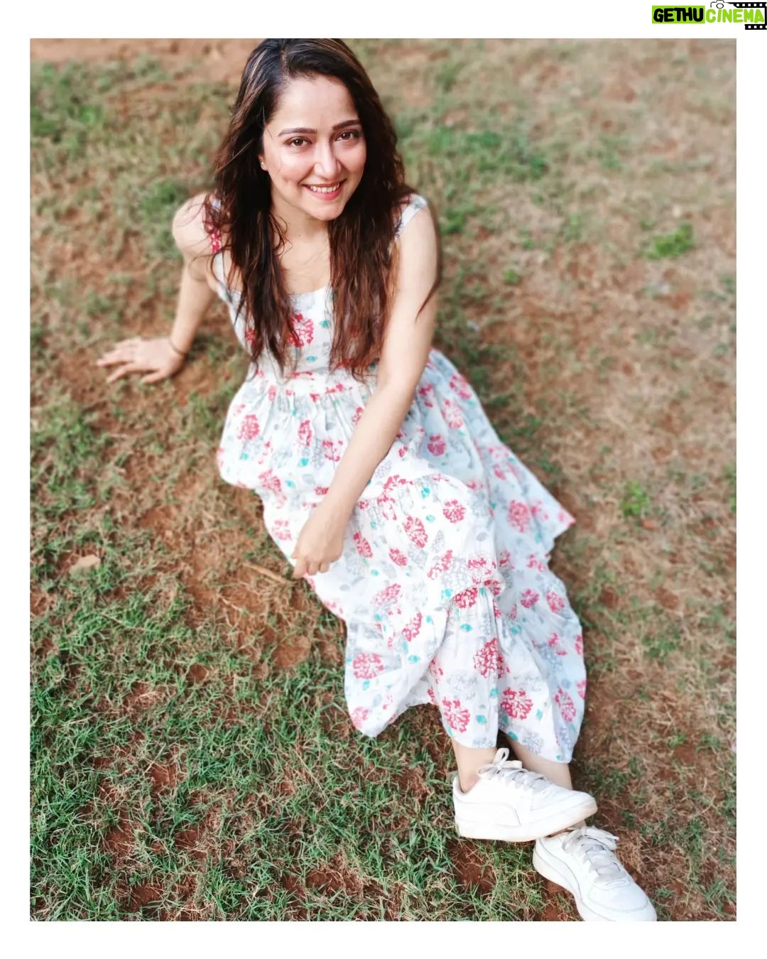 Jinal Belani - 10.2K Likes - So this dress was gifted by this sweet girl named Sonal long back. She wanted to promote her clothing brand @swingalofficial.
I kept on delaying. (People who know me know it's never intentional 🤐. Main derr nahi karta derr ho jati hai, was written for me, I feel. )
Anyways, finally I have clicked the pictures. 😅
My best wishes to her for the startup.
Check out their page. @swingalofficial