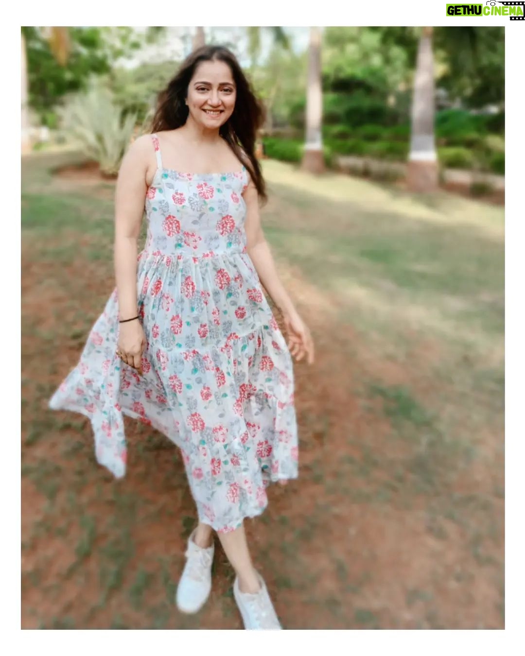 Jinal Belani - 10.2K Likes - So this dress was gifted by this sweet girl named Sonal long back. She wanted to promote her clothing brand @swingalofficial.
I kept on delaying. (People who know me know it's never intentional 🤐. Main derr nahi karta derr ho jati hai, was written for me, I feel. )
Anyways, finally I have clicked the pictures. 😅
My best wishes to her for the startup.
Check out their page. @swingalofficial