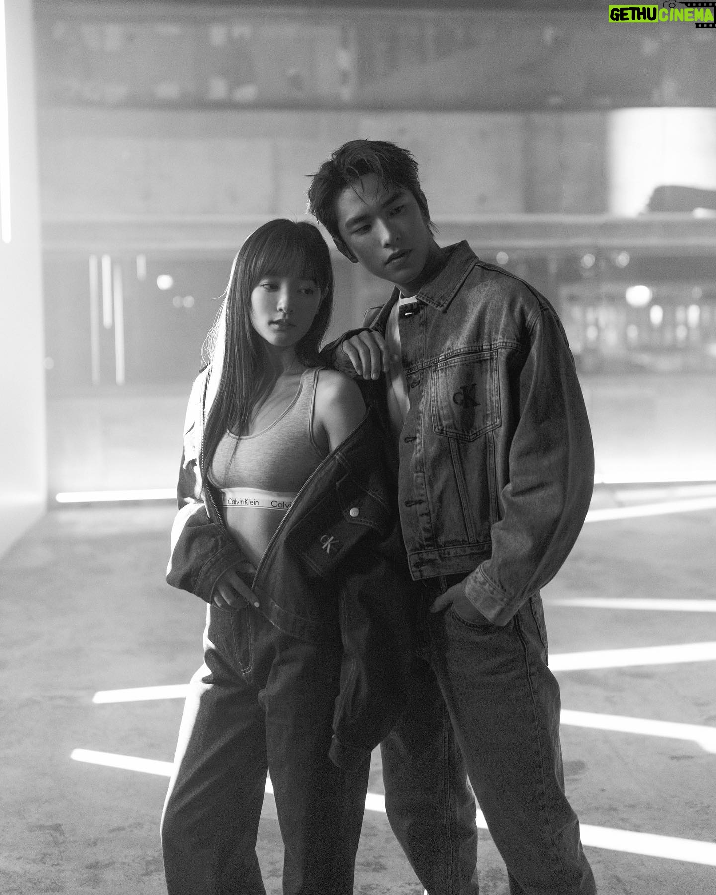 Jing-Hua Tseng - 30.6K Likes - 很開心能參與CK在東京舉辦的秋季派對,短短三天心情都很放鬆享受,看到自己的照片被投影在牆上,在大家眼中是潮流時尚藝術,而我還看到了重新喜歡自己的瞬間,謝謝 @calvinklein 的邀約,一切都非常值得。
💇🏻♂️ @isiahzin
🧏🏻♂️ @giwewe
📷 @quencyyenphoto @w890521
#mycalvins
