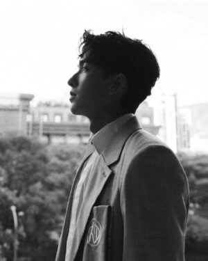 Jing-Hua Tseng Instagram - 在我很迷茫的時候碰上了阿緯，跟著他的腳步一步步成長找回信心，這次是我叫醒我自己的。
謝謝沛如，謝謝我的鬼麻吉們跟天使救護員，也要謝謝辛苦的工作人員們，很開心我們終於一起完成了這個作品。
8/18我的麻吉4個鬼，大家一定要來看!🌝🌝🌝

Look1
Jacket: @canaku_
Shirt: @canacu_
Pants: @desa_1972
Shoes: @scarosso

Look 2
Clothing: @soshiotsuki
Shirt: @canacu_
Shoes: @vatic_official_pages

Team
Makeup: @giwewe
Hair: @isiahzin by @driven.by
Styling: @chenghan_han @lambertxtw
Photo: @johnnylu.jpg