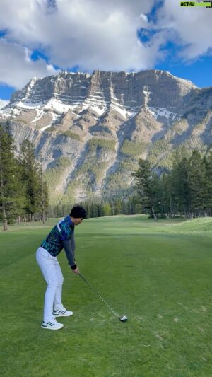 Jiravich Pongpaijit Instagram - Supreme golf course in Banff town 🐻
ที่สุดของที่สุดได้มาออกรอบที่นี่ ☺️🇨🇦 #fairmontbanffspringsgolfclub 
#banffspringsgolfcourse