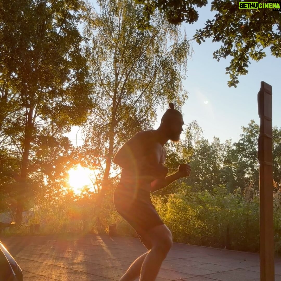 Jiří Procházka - 76K Likes - Good morning 🌪️⚡️🌪️
//\\