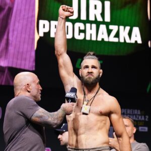 Jiří Procházka Instagram - Ceremonial weigh-ins. //\\
Everything prepared for #THEPERFECTSTORM 🌪️⚡️🌪️

God bless to everyone ⚡️🙏⚡️