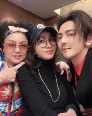 Jiro Wang Instagram - 家人歡聚日～～～(｡ì _ í｡)🎉🎉🎉🧧🤗