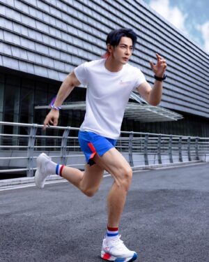 Jiro Wang Instagram - 發一波#四川 #宜宾 #九宮格   現場活動熱情的朋友們！(｡ì _ í｡)！#特步 @xtepofficial