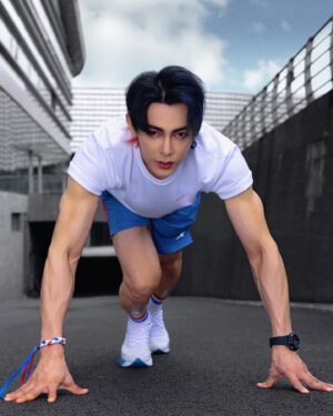 Jiro Wang Instagram - 發一波#四川 #宜宾 #九宮格   現場活動熱情的朋友們！(｡ì _ í｡)！#特步 @xtepofficial