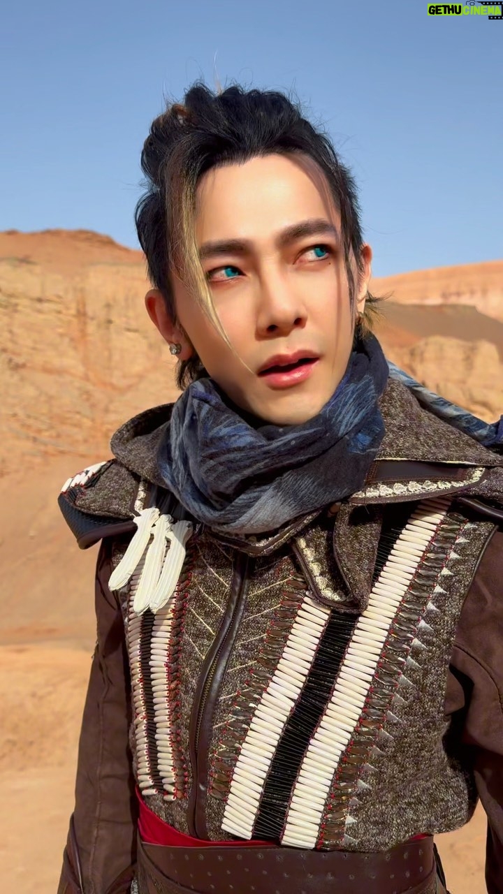 Jiro Wang - 5.6K Likes - 我穿梭金星 木星 水星 火星 土星 追尋
追尋你 時間滴滴答滴答的聲音
我穿梭金星 木星 水星 火星 土星 追尋
追尋你 時間滴滴答滴答的聲音
指頭還殘留 你為我 擦的指甲油
沒想透 你好像說過
你和我 會不會有以後
世界一直一直變 地球不停的轉動
在你的時空 我從未退縮懦弱
當我靠在你耳朵 只想輕輕對你說
我的溫柔 只想讓你都擁有
我的愛只能夠 讓你一個人獨自擁有
我的靈和魂魄 不停守候 在你心門口
我的傷和眼淚 化為烏有 為你而流
藏在無邊無際 小小宇宙 愛你的我
世界一直一直變 地球不停的轉動
在你的時空 我從未退縮懦弱
當我靠在你耳朵 只想輕輕對你說
我的溫柔 只想讓你都擁有
我的愛只能夠 讓你一個人獨自擁有
我的靈和魂魄 不停守候 在你心門口
我的傷和眼淚化為烏有 為你而流
藏在無邊無際 小小宇宙 愛你的我
愛你的我 不能停止脈搏 為了愛你奮鬥!#夠愛 #新疆 #吐魯番 #火焰山 #大巴扎
