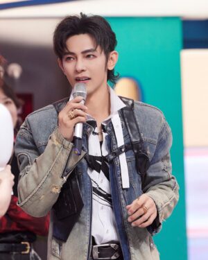 Jiro Wang Instagram - 開心每一天😘❤️✌🏻#520