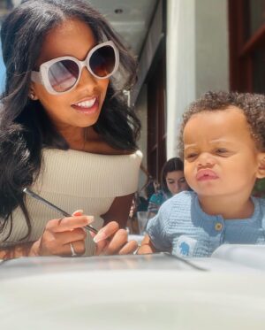 Jivanta Roberts Instagram - Happy Mother’s Day to all the mothers out there straight 👏🏾 gettin 👏🏾 it 👏🏾 done👏🏾 💐🌺 Bev hills with my main man, numero uno! Mommy Loves you ❤️ special thanks to my whole village, & my mommy & pops for all of your love & support. 

👗 @wildflowerboutiqueys  dripppped 😬