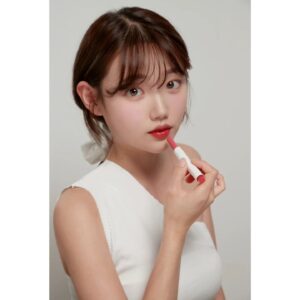 Jo Ah-young Instagram - 2024 행복합시댱🤡