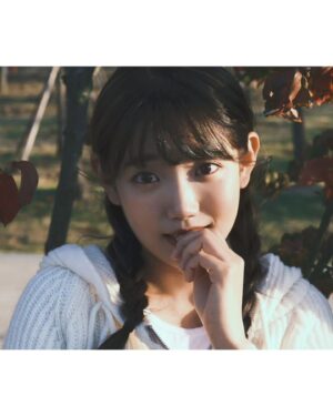 Jo Ah-young Instagram - 한창 바람개비 좋아할 나이죵 🍁🍂