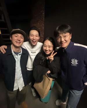 Jo Han-chul Instagram - #그때도오늘 #연극 #최영준 #양경원 #간다 #배우반상회 #응원합니다 #멋진동생들 #빈센조비주얼라인 ㅋㅋ