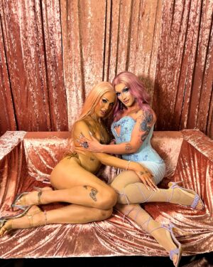 Jo Primeau Instagram - Drag con recap! This weekend was crazy and I had so much fun, huge shoutout to @canadadrydietgingerale and @flanneljax without you two me and @synthiakiss wouldn’t have been able to do this!!! Till next time besties ❤️