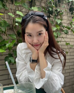 Jo Yoon-seo Instagram - 🍀☘️