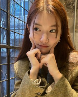 Jo Yoon-seo Instagram - ✌🏻쀠✌🏻