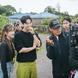 Jo Yoon-seo Instagram - 모두의 개천에 온기가 가득하길🌼
고생하셨습니다! 은주 안녕👋🏻