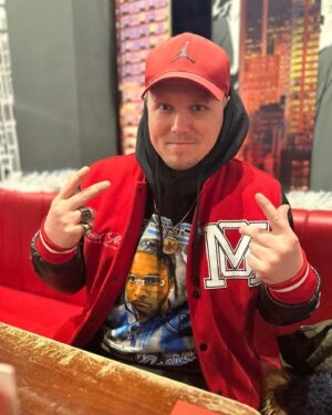 Joakim Skarli Instagram - I’m 36 🎂 NOW! HISTORICAL!!! AND SO BLESSED! THE LAST LONDON X 2 @o2uk @50cent @thefinallaptour @thisis50 ON MY BIRTHDAY 🎁 WEEK!! DAMN! 50 CENT @jeremih @bustarhymes and guest 🌟 @teddysphotos 🥳 Thanks again and bless up to @jbettis420 🎥🙏🏼💯🇳🇴🇬🇧🔥 ITS A MOVIE! Swipe for some clips! (NEED TO BE THERE TO SEE IT ALL A MOVIE 🎥 !!) And be sure to get @bustarhymes new album #BlockBusta 🐉 ITS OUT NOW 11.24.2023!! DAAMN!!! R.I.P to @realpopsmoke too and all that lost someone ❤️ I’m OUT🚪 NEED TO RECOVER !!