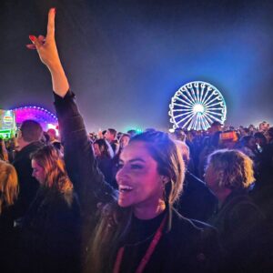 Joana Alvarenga Instagram - Bora Ser Feliz no Simples 💗🧚‍♀️🦄🎡
#rir #rockinrio2024 #rockinriolisboa #rockinrio #euvou #eufui #lisboa #cavalinho #feliznosimples #festival #festivalseason #portugal