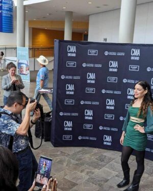 Joanie Charron Instagram - what an incredible evening, thank you a thousand times to @thecmaontario 
an night that will be remembered for a long time

@49.parallele @yveslaramee @jsmileproductions @reseau_ontario #cmao #country #onfr
