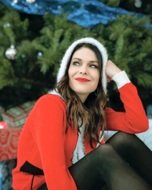 Joanie Charron Instagram - Happy December 🌲