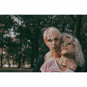 Joanie Perron Instagram - 🧝🏻‍♀️🧝🏻‍♂️ 📸 @phosleep #genderfluid#expression#trees#roots#nailpolish#nails#tattoo#shiva#shakti#prince#instagood#me#cute#art#music