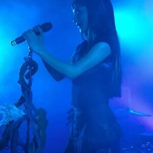 Joanna Instagram - April mood : slay like an angel 🪽

Lille/Tourcoing wow, vous êtes incroyables, merci 🤍

📍 Nantes jeudi 4 avril au @stereolux_scopitone 
📍 Rennes samedi 6 avril au @festivalmythos 
📍Paris mercredi 10 avril OMG @letrianonparis

Get you ticket dans ma bio 🎫

🥁 @gab_cresseaux 
🎸 @carlosloverboy