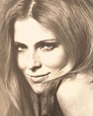 Joanna Cassidy Instagram - Modeling days In San Francisco ♥️ 

#modeling #joannacassidy #fyp #sanfrancisco #sf #throwback #throwbackthursday #tbt