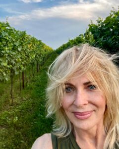 Actress Joanna Cassidy HD Instagram Photos and Wallpapers July 2023