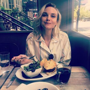 Joanna Vanderham Instagram - What a difference a year makes… (apparently I think this shirt is the perfect shirt for May 26th no matter where I am in the world) 
First pic New York
Second pic London
Both pics delicious vegan food 😊

.
.
.
.
.
.
.
.

#timelessfashion #vintage #ootd #fashionista #outfitinspo #styleinspo #newyork #london #foodie #foodstagram #yum #vegan