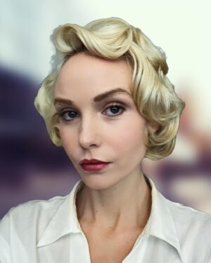 Joanna Vanderham Instagram - Week one of rehearsals ✅ oh my gosh this play is so rich! We’ve only just begun to scratch the surface and already I know it’s going to be a magical thing… #bts 

.
.
.
.
.
.
.
.

#tippihedren #alfredhitchcock #londontheatre #play #htdoublefeature