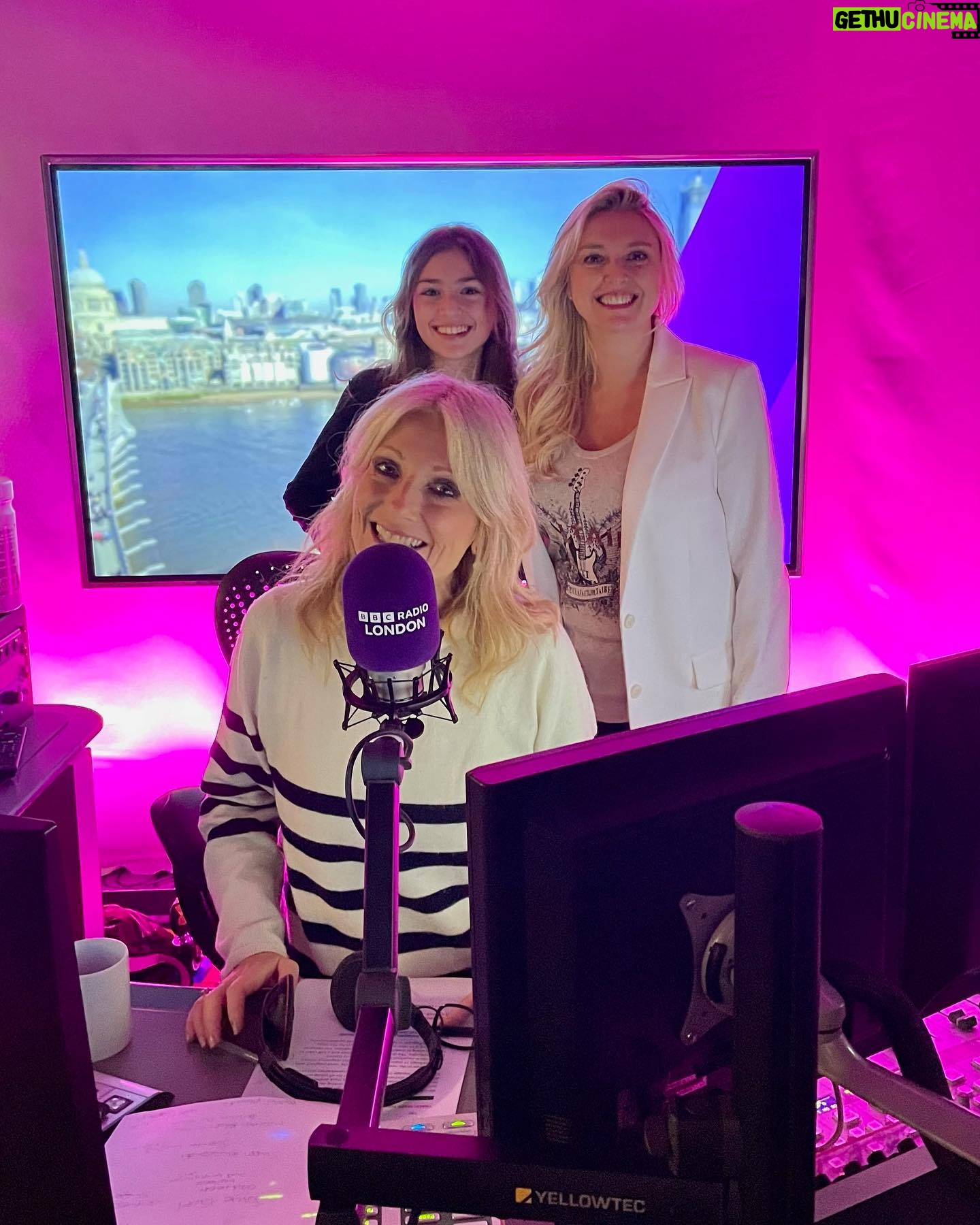 Joanne Farrell - 2.1K Likes - Thank you to fabulous @GabyRoslin for having me and Yasmine on @bbcradiolondon today, and inviting me to sing ‘Crown’ live in the studio 🎙️ Fun and laughter with Gaby, and the story behind the song… 🌟👑💖
@bbcsounds
