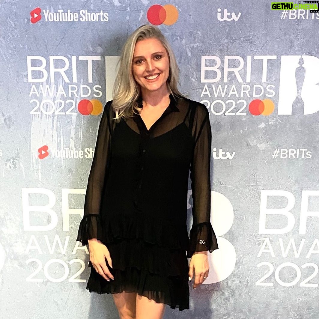 Joanne Farrell - 2.8K Likes - Great evening out at #thebrits with my fabulous friend @patsymckay
🎤💥 📸🔥